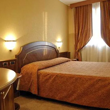 Il Castelletto מלון 4*